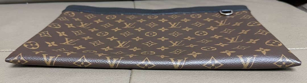 루이비통 모노그램 디스커버리 포쉐트GM 클러치--4