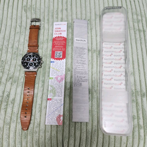 스와치 YVS424 시계