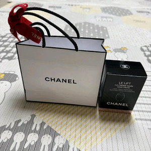 샤넬 르 리프트 라 크렘 망 핸드 크림 50ml 새상품