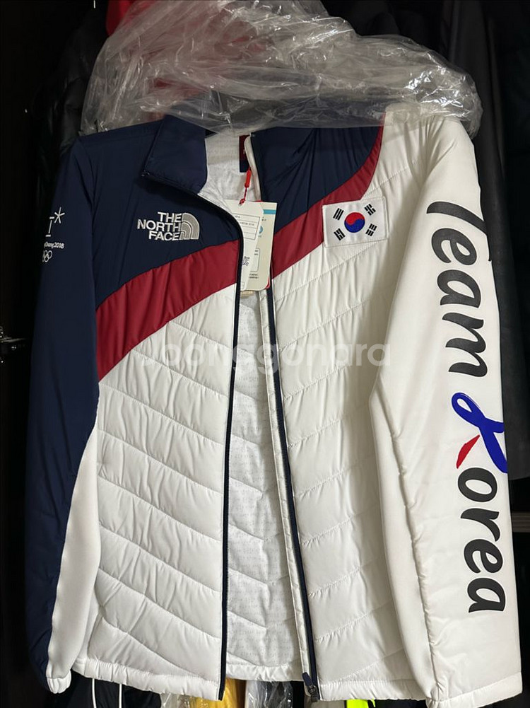노스페이스 평창올림픽 팀코리아 브이모션 경량패딩(선수지--3