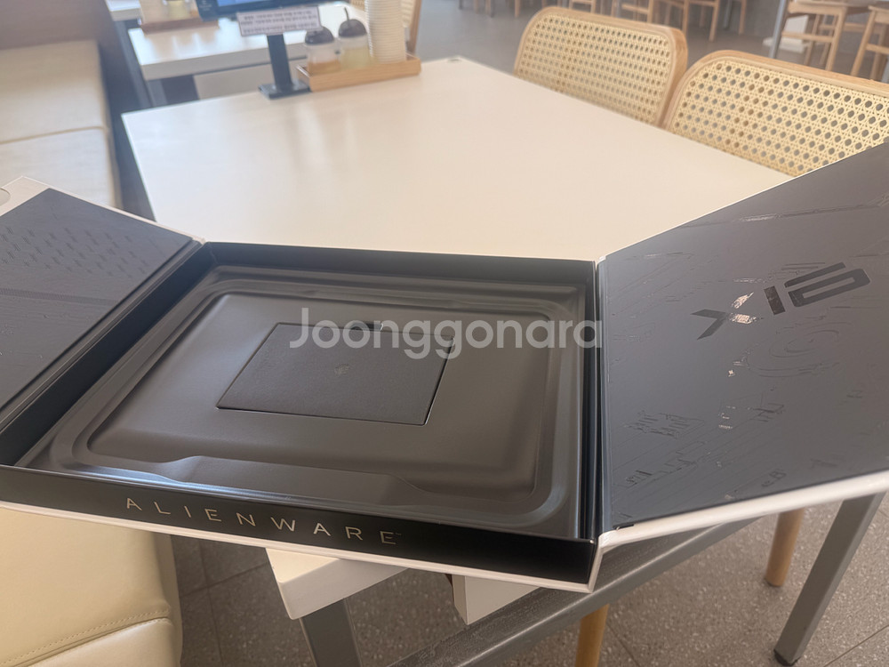 델에일리언웨어X16R2 4090그래픽 게이밍노트북보증o--7