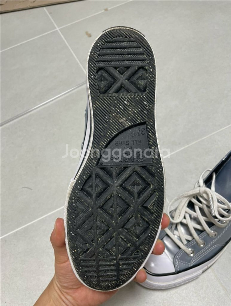 컨버스 실버 하이 225 / 컨버스 겨울 퍼 하이 23--2