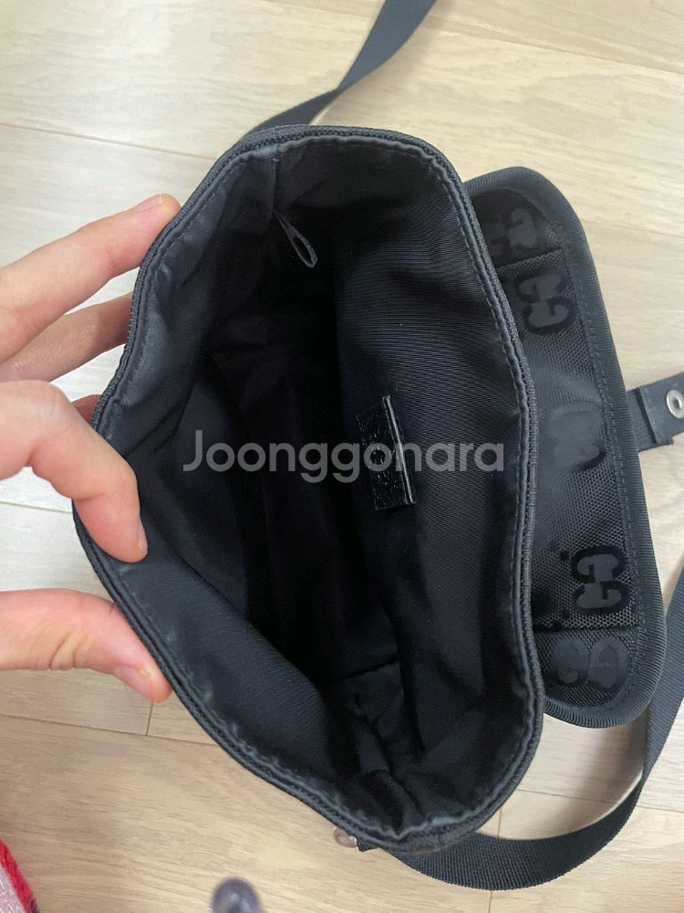 구찌 GG 패턴 메신저백 블랙--3