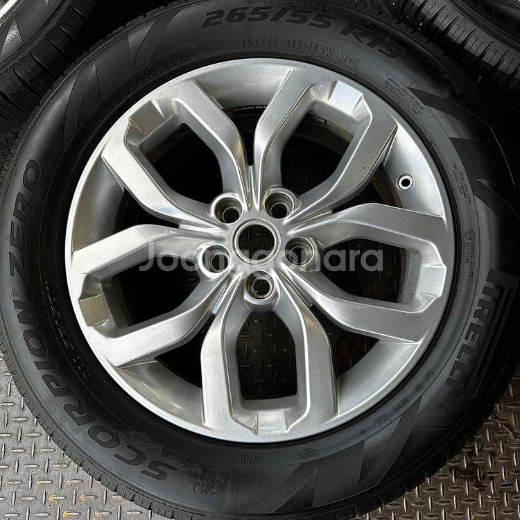 18인치 랜드로버 디스커버리5 중고휠타이어 1대분--4