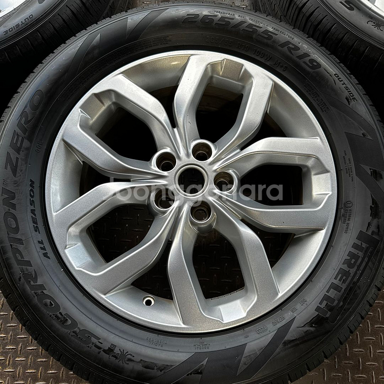 18인치 랜드로버 디스커버리5 중고휠타이어 1대분--3