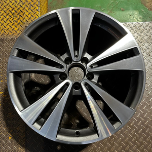 19인치 벤츠 CLS 350 건메탈폴리쉬 순정휠