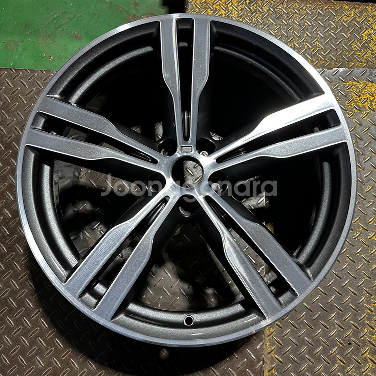 20인치 BMW 6GT 648M 건메탈폴리쉬 순정휠--3