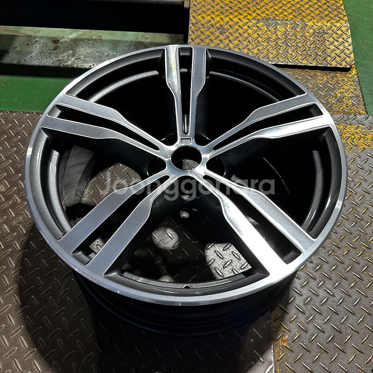 20인치 BMW 6GT 648M 건메탈폴리쉬 순정휠--0
