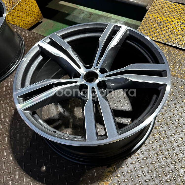 20인치 BMW 6GT 648M 건메탈폴리쉬 순정휠--2