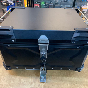 탱크솔리드 알루미늄 탑박스 80L 풀블랙 판매합니다.