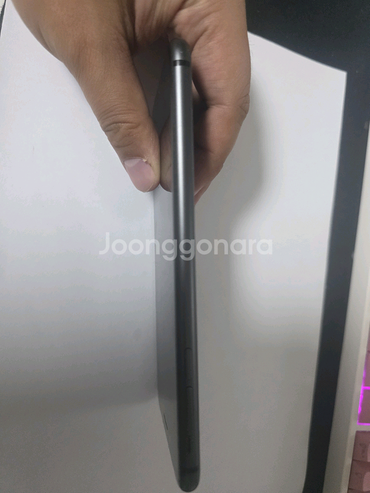 아이폰8+ 64기가 팝니다--3