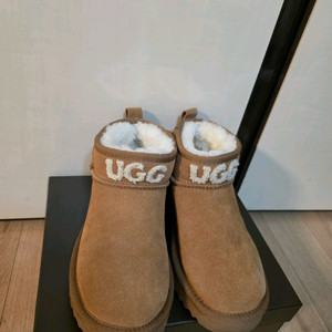 UGG 클래식 니트 로고 울트라 미니 230-235