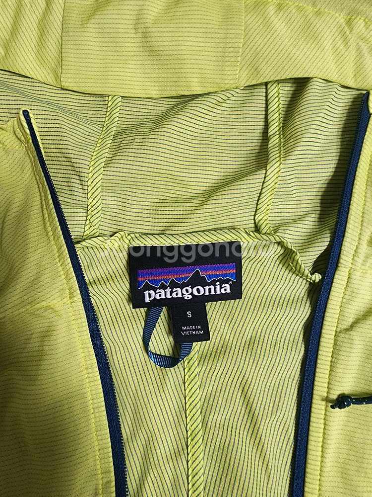 파타고니아 후디니 바람막이--1