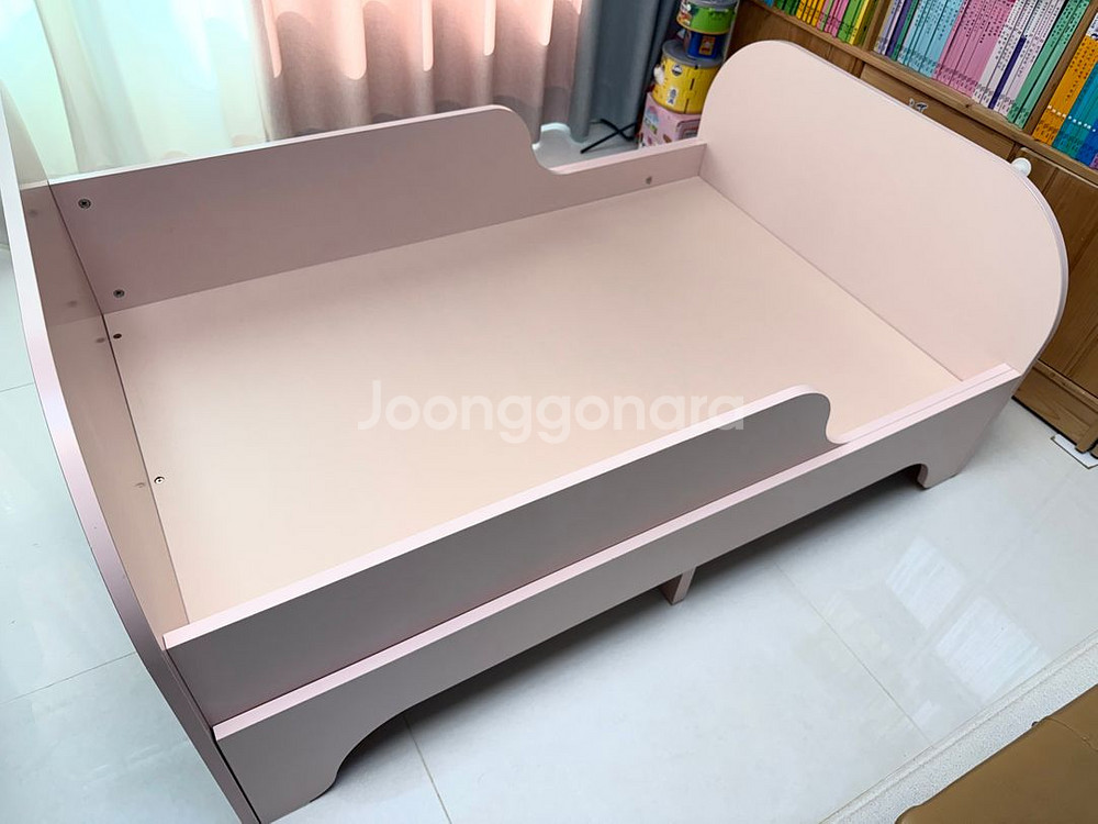 리바트 꼼므 길이조절 키즈침대 저렴하게 내 놓습니다.--0