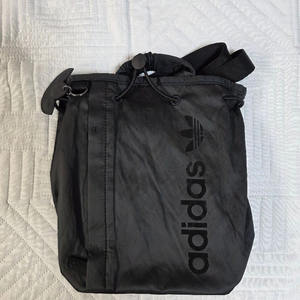 아디다스 새틴 미니 백팩 (IB9046)