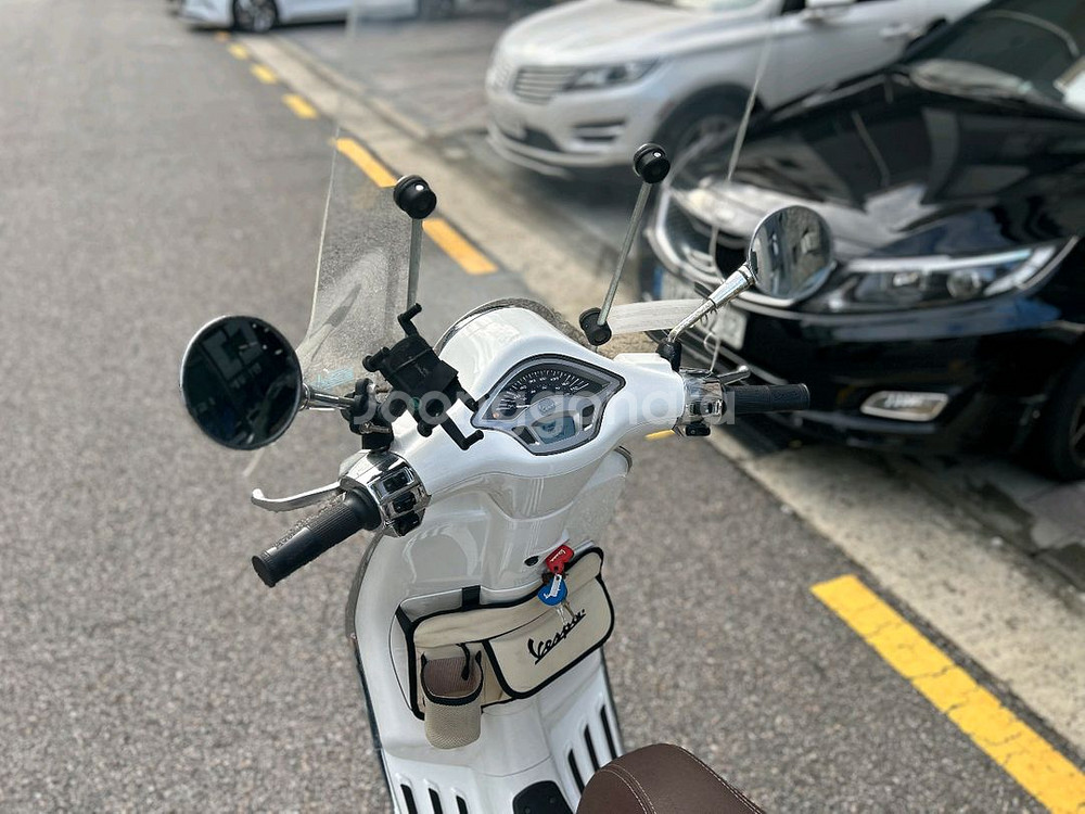 베스파 프리마베라125 19년 8천km 화이트스쿠터--7