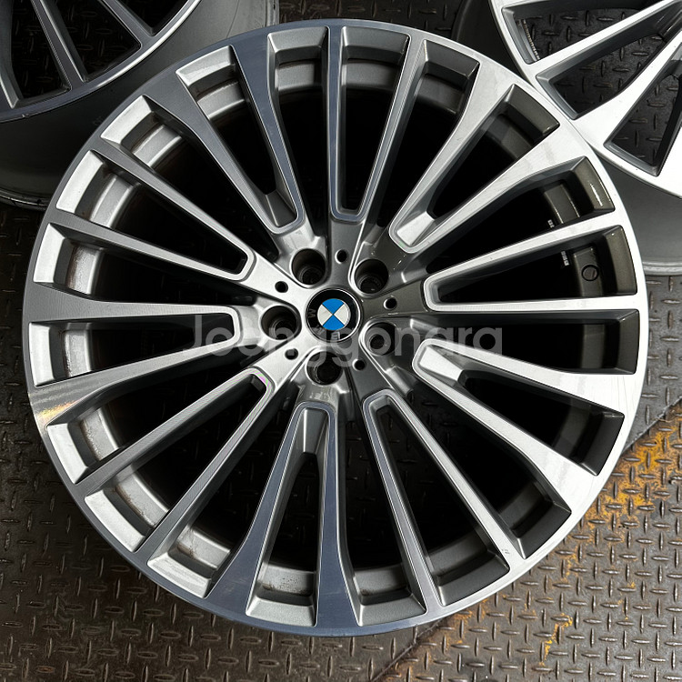 22인치 BMW G07 X7 757M 중고휠 1대분--4