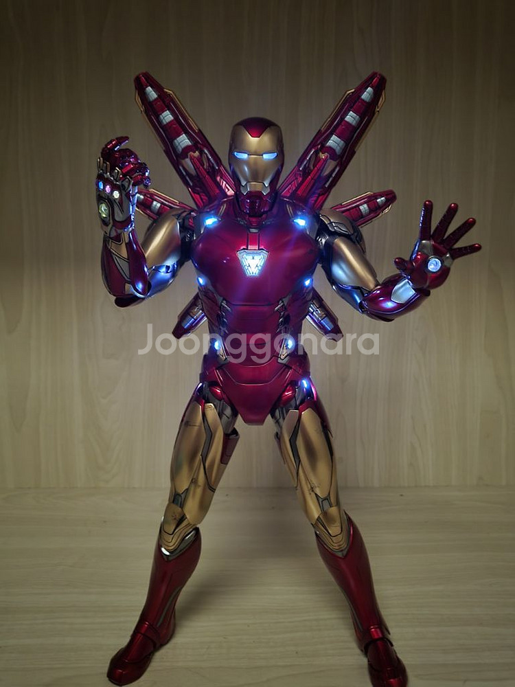 핫토이 엔드게임 타노스, 인피니티 건틀렛, 아크리액터--0