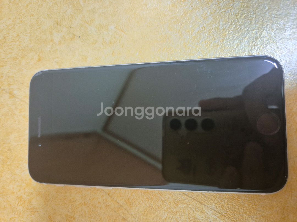 아이폰 se2 64gb(충전 케이블등 더드려요)--8
