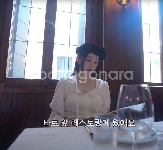 택포] 아비에무아 크링클 새틴 블라우스(강민경 착용)--0