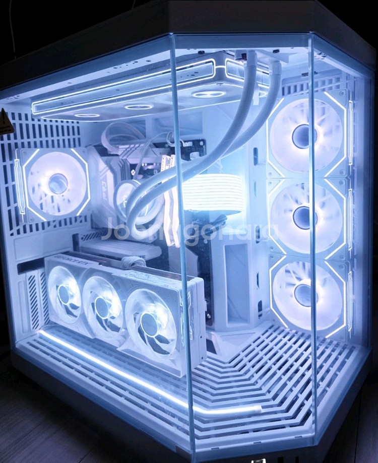 9800x3d rtx5080 Y70 화이트본체 팝니다--0