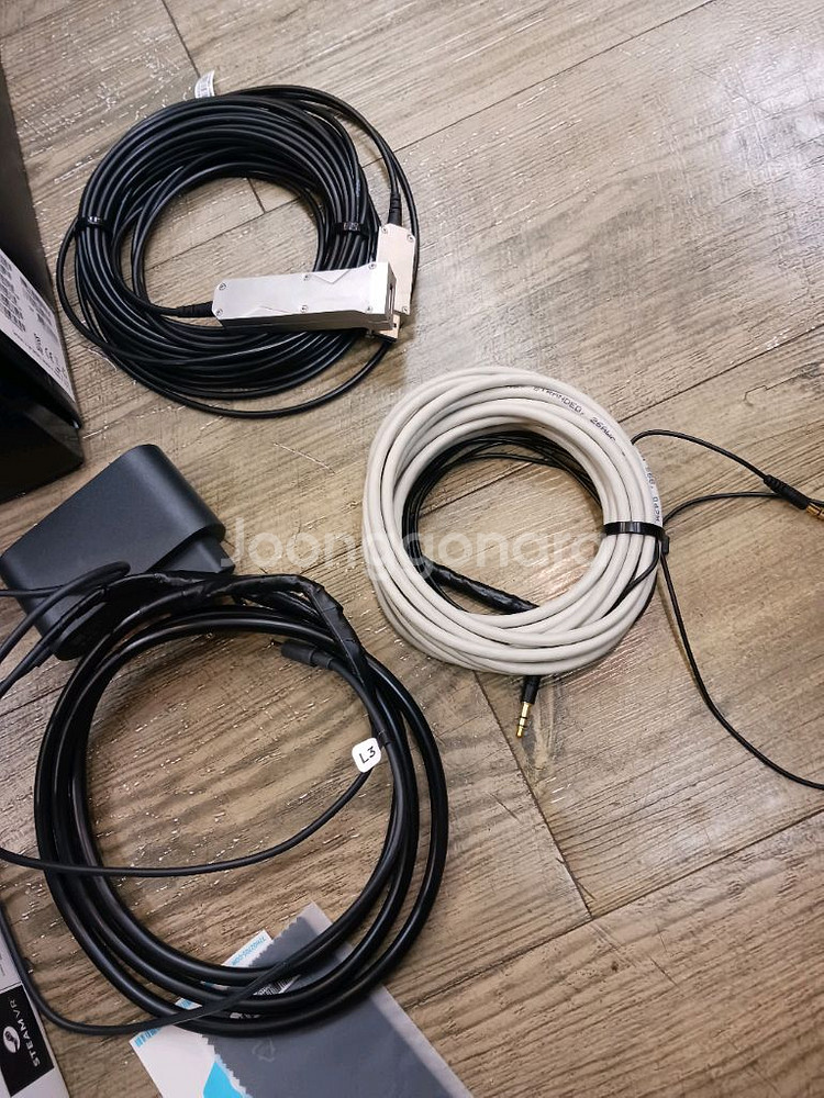 htc vive 바이브 vr +트래커2개--2