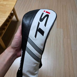타이틀리스트 TSI 드라이버 헤드커버 판매합니다.