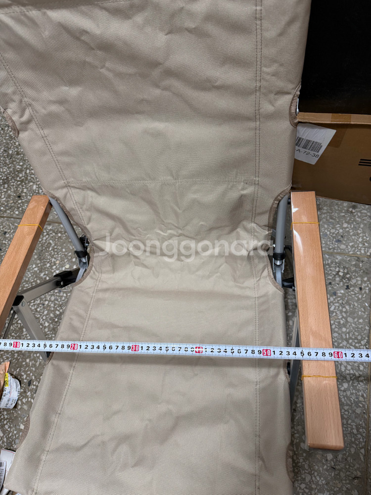 베이지색 폴딩 캠핑 의자 (전용가방 포함)--3
