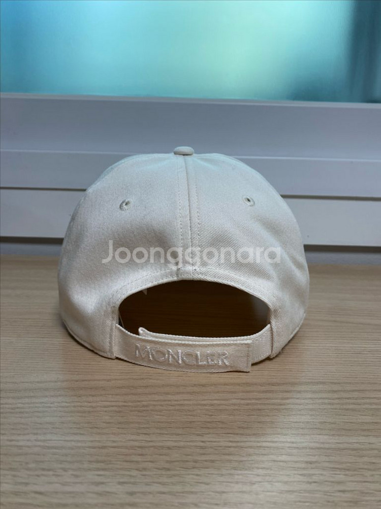 몽클레어 화이트(아이보리)볼캡 남녀공용 새제품--2