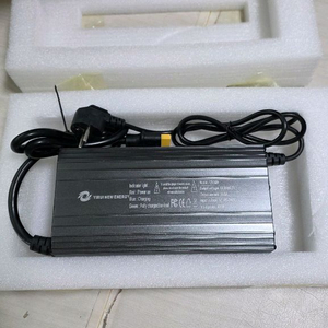 파워뱅크 한전충전기 30A 팝니다.