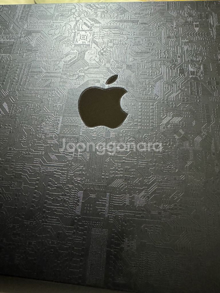 dbrand macbook pro m4 스킨 풀세트--1