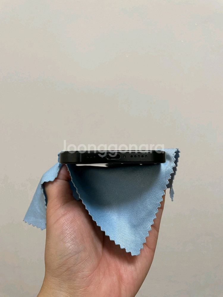 아이폰16 프로 스페이스블랙 256g 팝니다.--6
