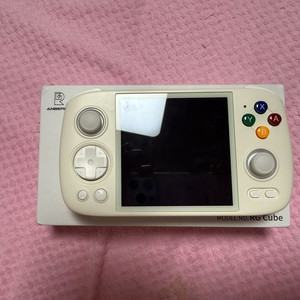 rg cube 화이트 팝니다.