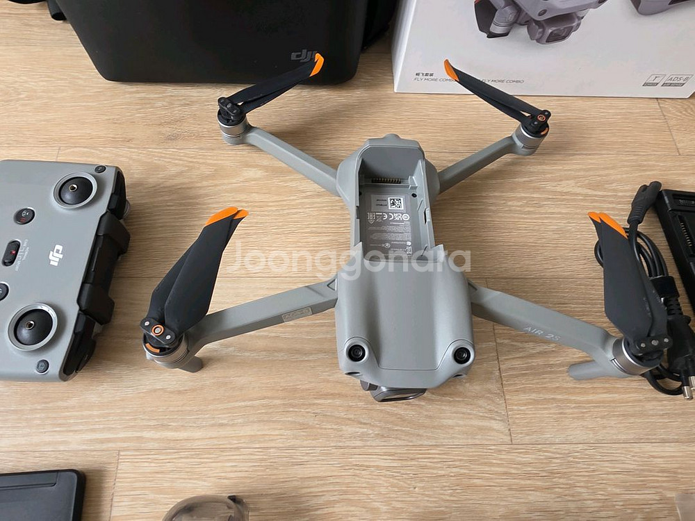 DJI 에어2S 플라이 모어 콤보--1
