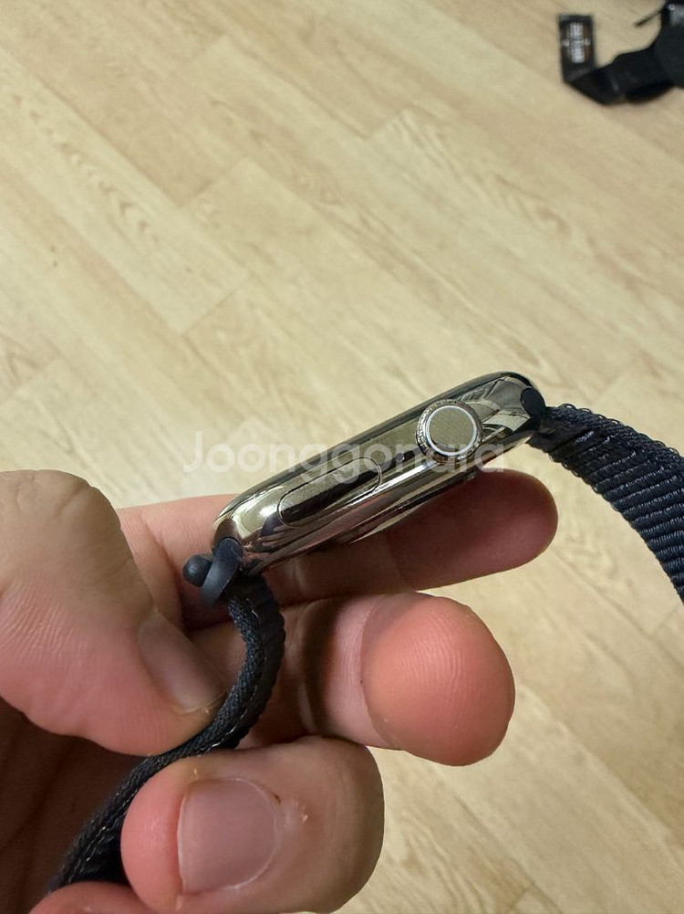 애플워치10 내추럴 티타늄 셀룰러 46mm 거의 새상품--2