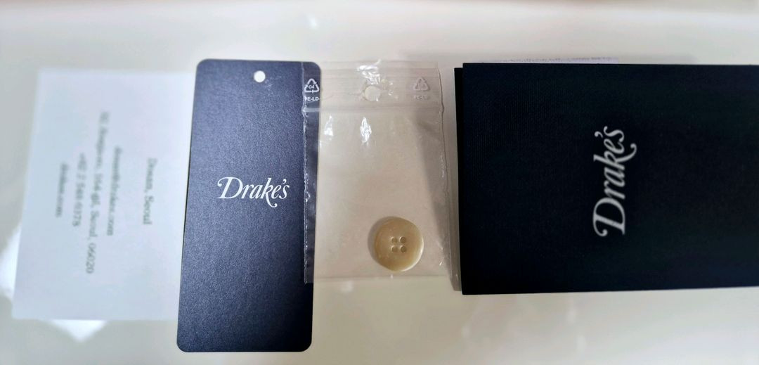 드레익스 Red Lambswool가디건 L사이즈 팝니다--9