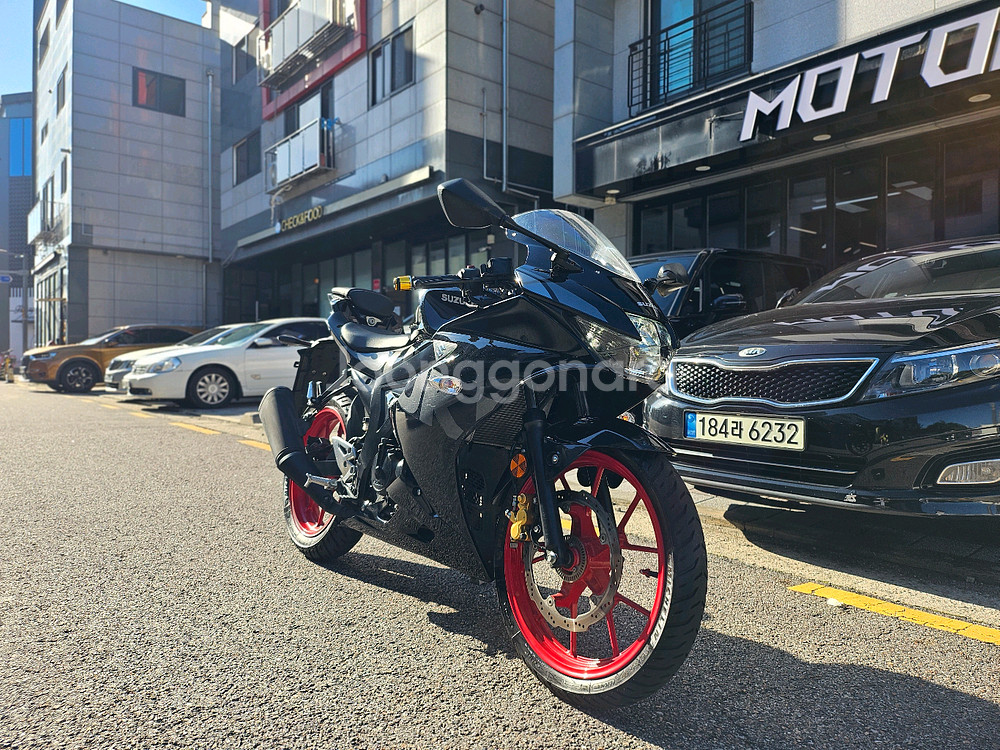 스즈키 GSX-R125 21년 1만km 깔끔한 검빨차량--2