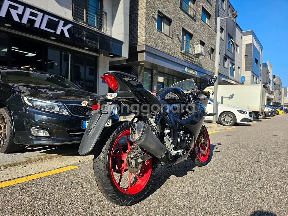 스즈키 GSX-R125 21년 1만km 깔끔한 검빨차량--3