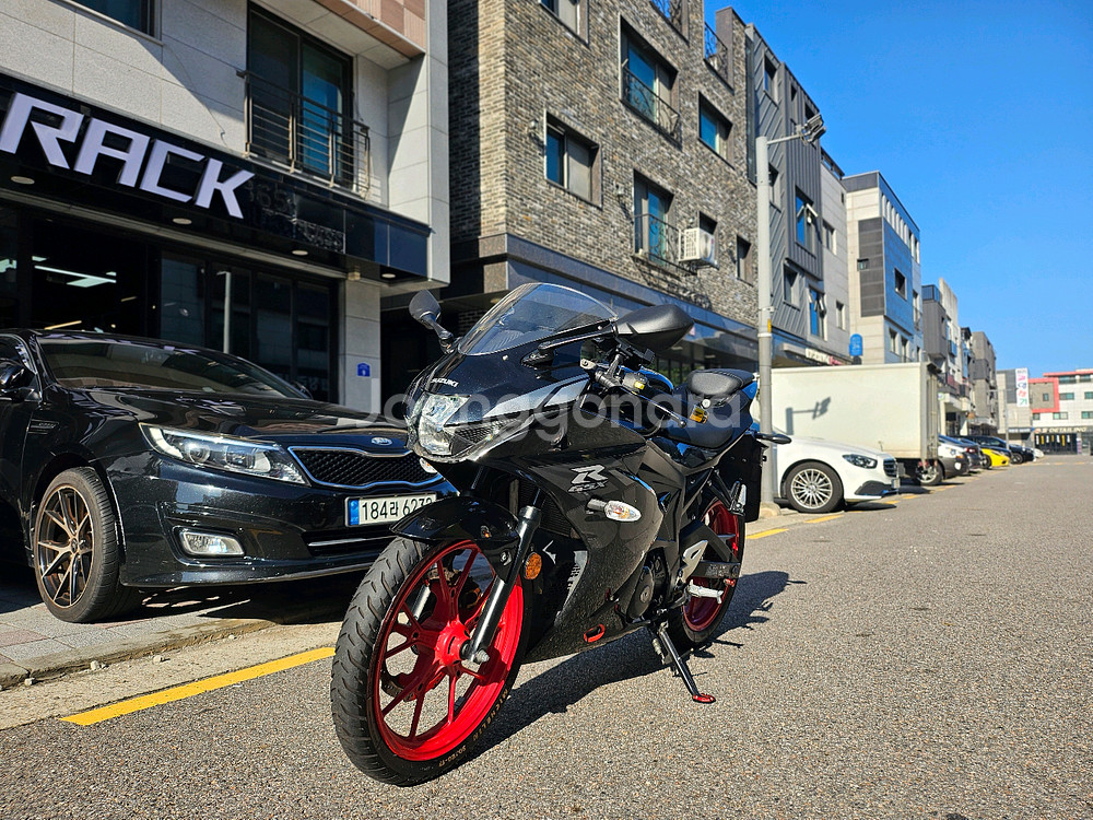 스즈키 GSX-R125 21년 1만km 깔끔한 검빨차량--5