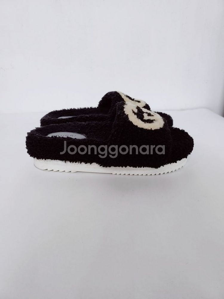 구찌 인터로킹 G 메리노 울 샌들 슬리퍼 36/230--5