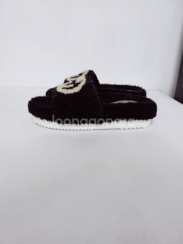 구찌 인터로킹 G 메리노 울 샌들 슬리퍼 36/230--6