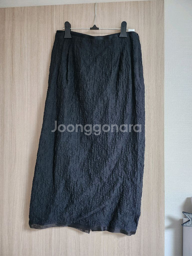 더캐시미어 시어서커 원턱 백슬릿 스커트--2
