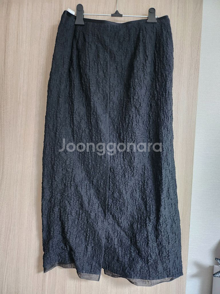 더캐시미어 시어서커 원턱 백슬릿 스커트--3