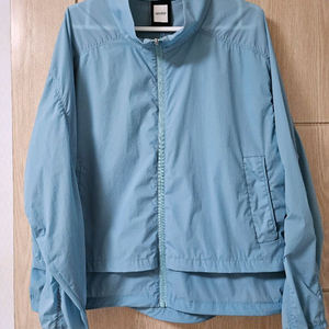 안다르 클리어 페더 바람막이