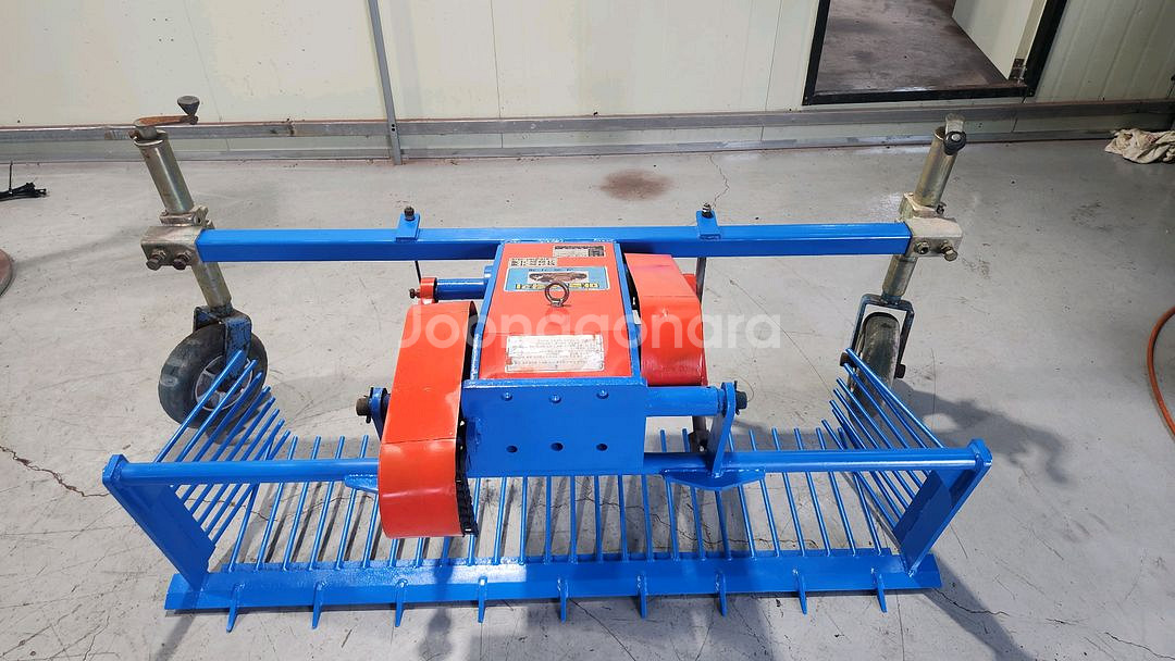 경운기용 땅속작물수확기--0