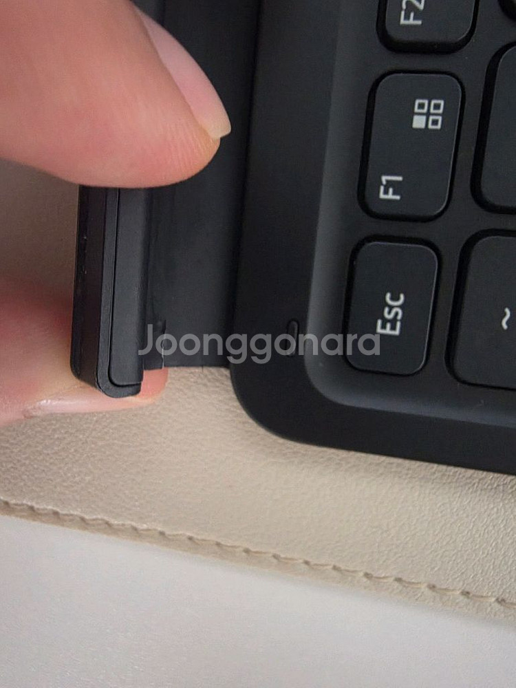 갤럭시탭s8 + 키보드 북커버 판매합니다.--3