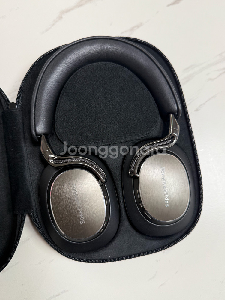 Bowers&Wilkins Px8 S2--2