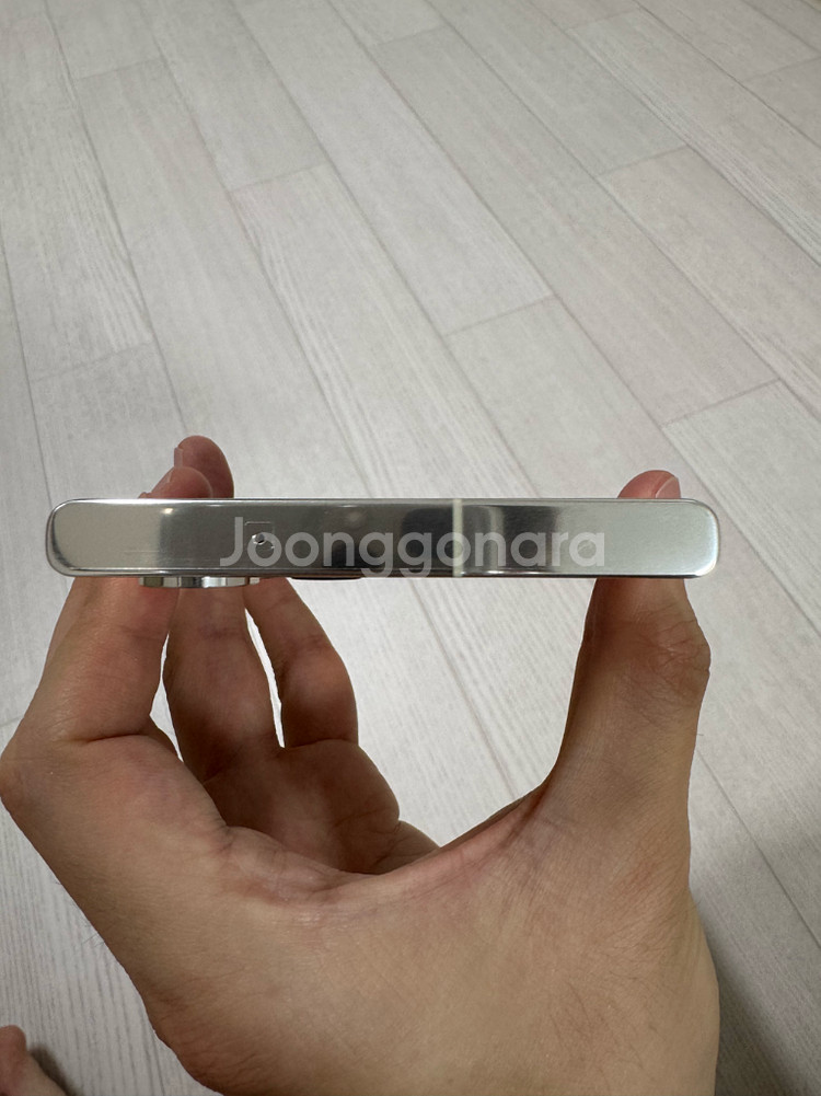 갤럭시S23 울트라 512GB 크림 판매합니다.--3