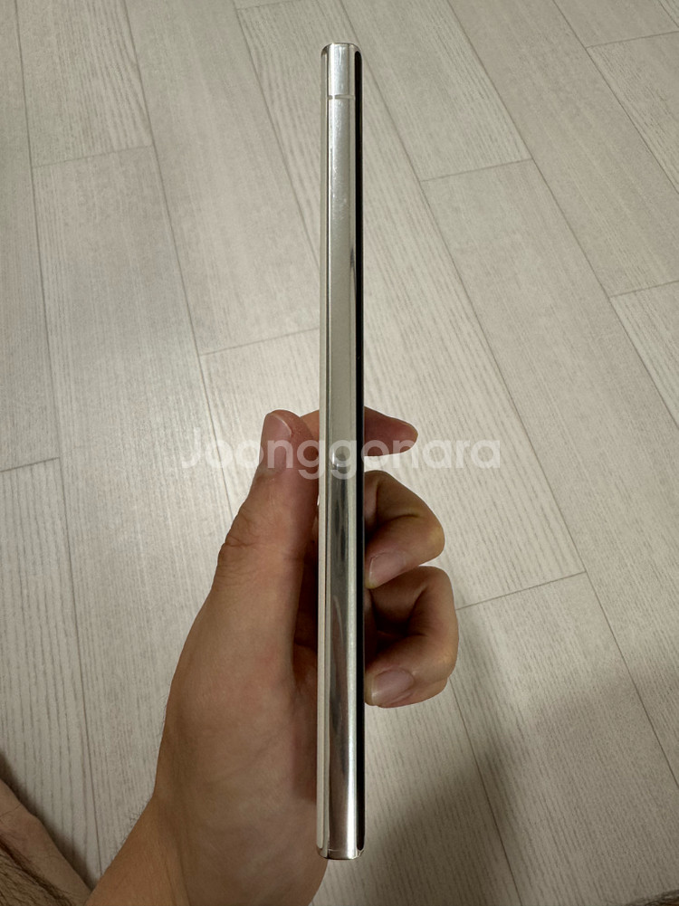갤럭시S23 울트라 512GB 크림 판매합니다.--5