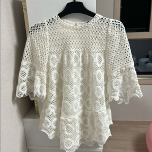 타임(TIME) 펀칭 블라우스(55)